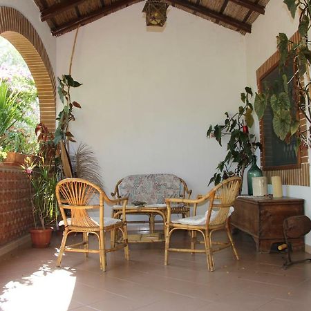 La Casa Dell'Antiquario Guest House Graniti Exterior photo