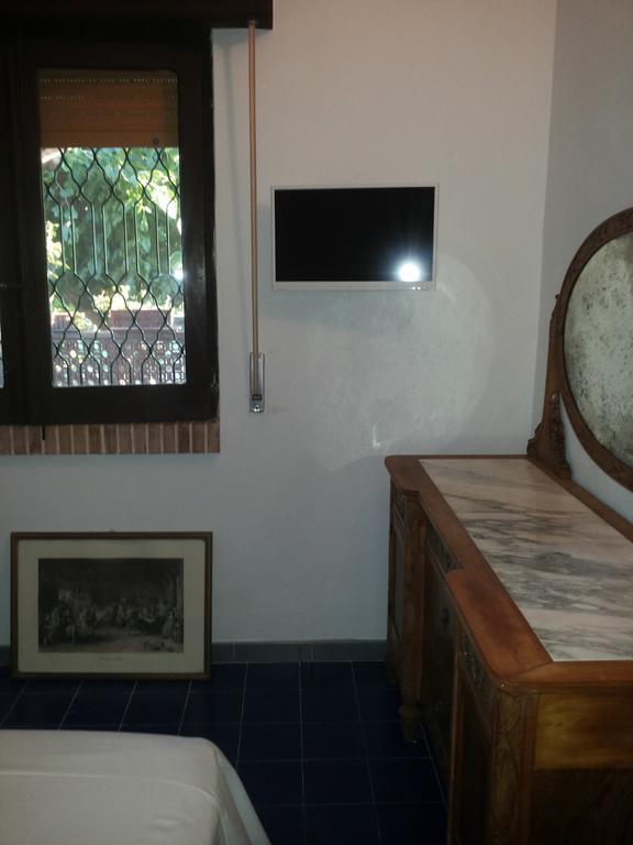 La Casa Dell'Antiquario Guest House Graniti Exterior photo