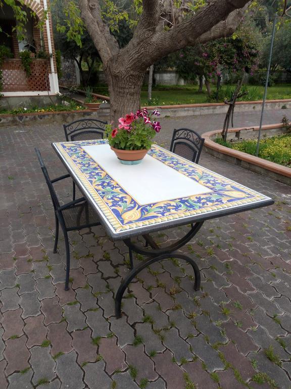 La Casa Dell'Antiquario Guest House Graniti Exterior photo
