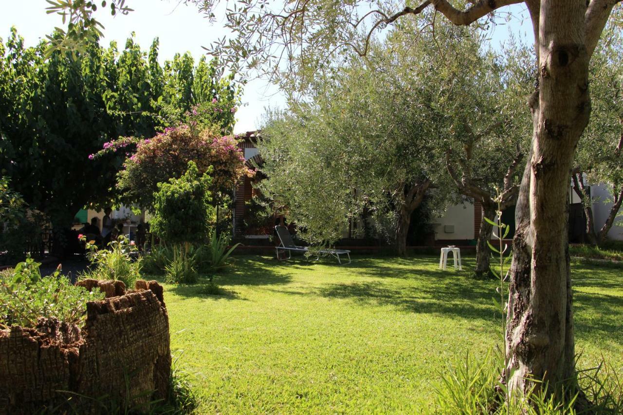 La Casa Dell'Antiquario Guest House Graniti Exterior photo